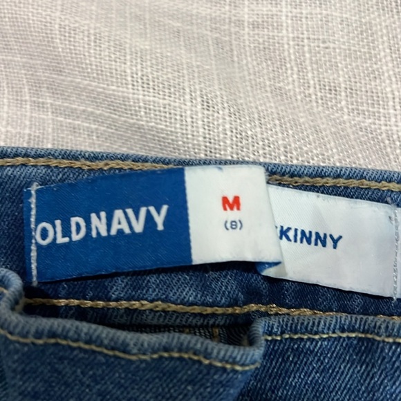 OLD NAVY PULL ON SKINNY JEAN - Picture 3 of 4